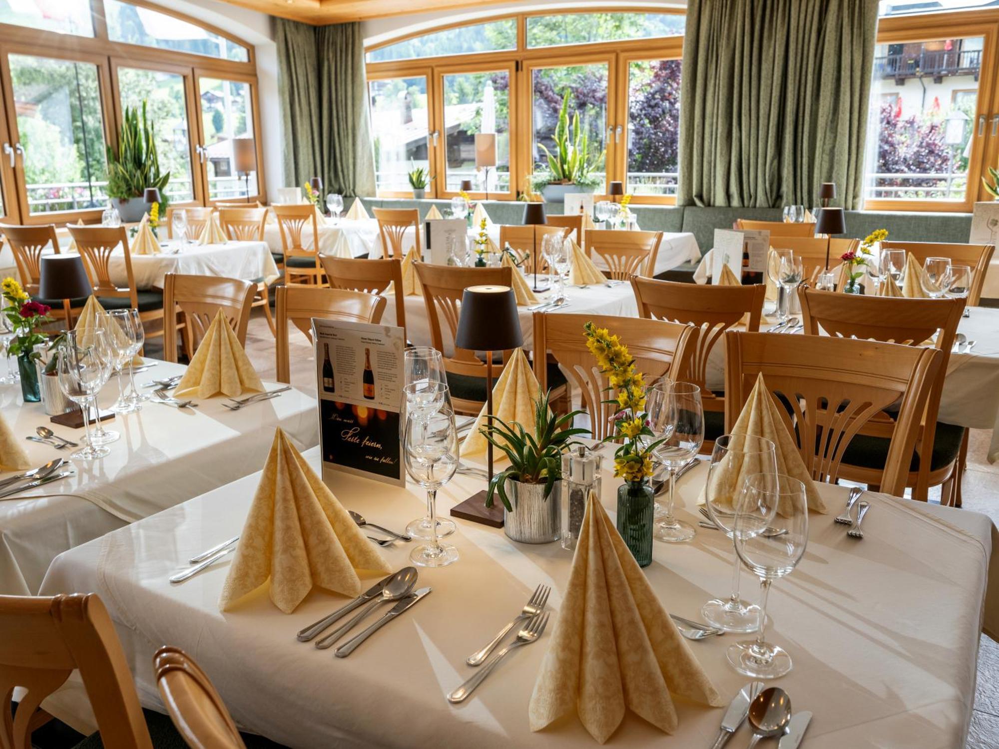 Alpen Glueck Hotel Kirchberger Hof Kirchberg in Tirol Exteriör bild